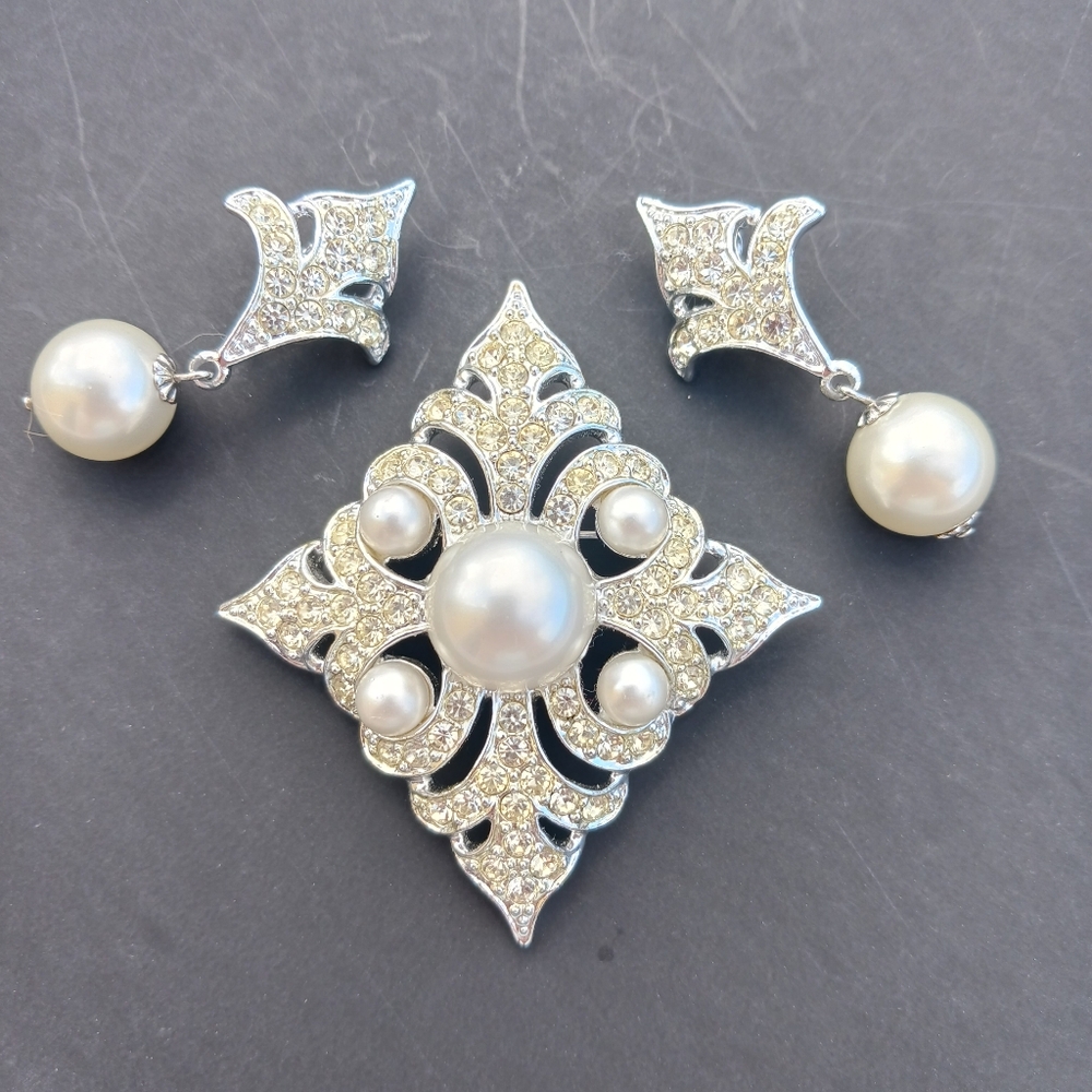 SARAH COVENTRY "Persian Princess" Vintage Brooch And Drop Earrings USA Made